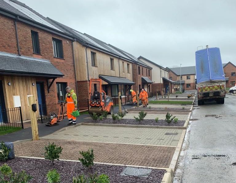 tarmacking & surfacing in