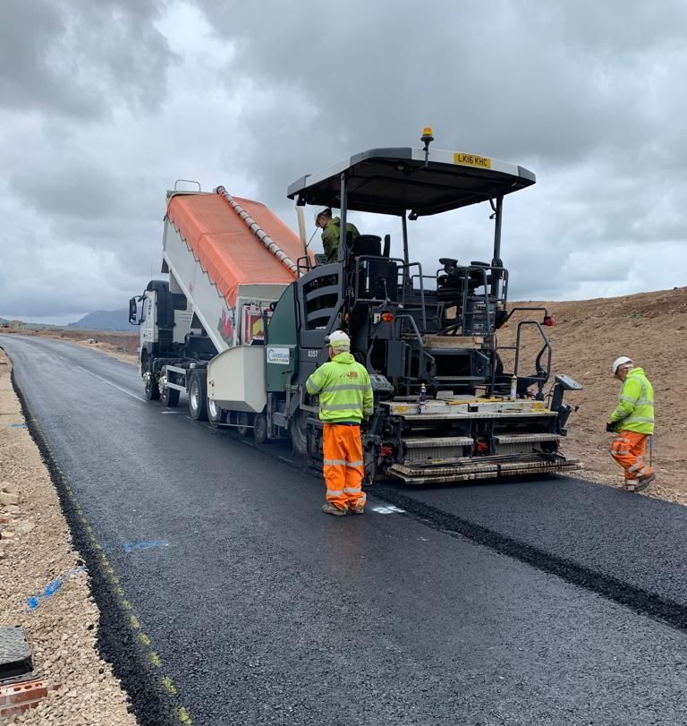 tarmacking & surfacing in